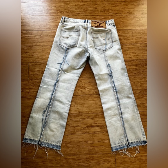 Distressed light wash Y2K Marc Jacobs jeans - Picture 2 of 13